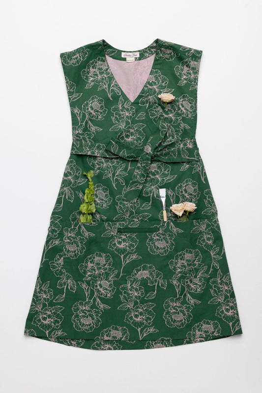 Classic Grace Apron in Eden Peony Print
